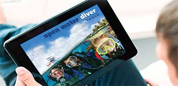 eLearning、Touchどちらかの方法で学科講習をスタート。